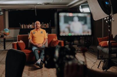 Cumple Arnaiz sueño de contar la historia de su ídolo en "Neri Vela: espacio sin límites"