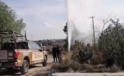 Desalojan 20 viviendas tras fuga de combustible en Atotonilco de Tula, Hidalgo; chorro de hidrocarburo supera los 20 metros de altura