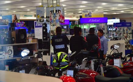 Asaltan tienda Coppel en Iztacalco