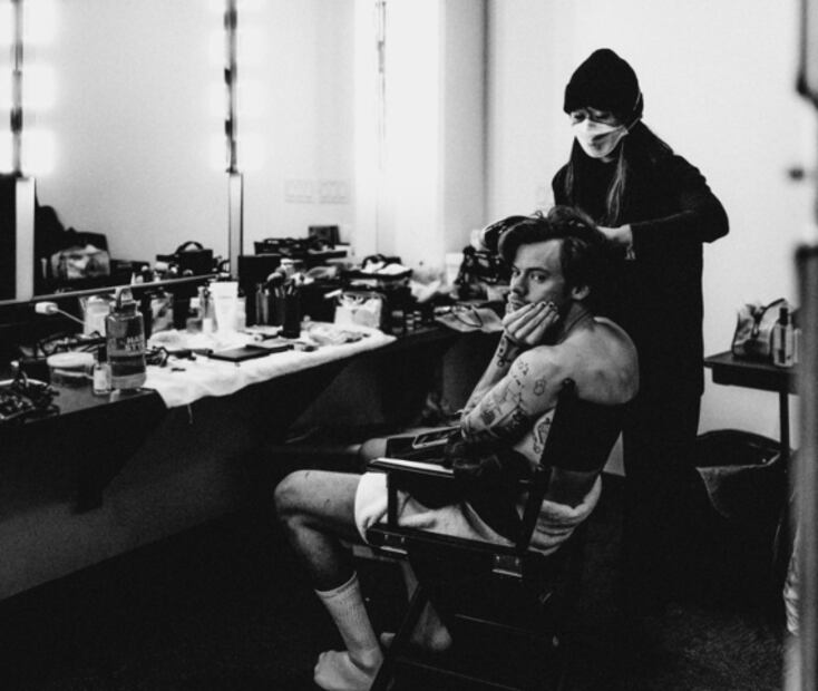 Harry Styles cancela conciertos en EU… fans venden sus boletos 