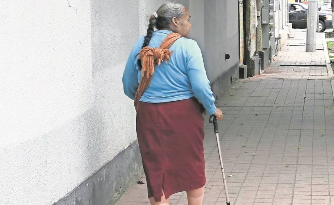 Afectaciones. Otras causa de osteoporosis en edad avanzada —más de 85 años— so n menopausia, estatura baja, nacimiento con baja cantidad de calcio (ARCHIVO EL UNIVERSAL)