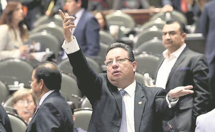 Eukid Castañón acusa al gobierno de Puebla de “persecución política”