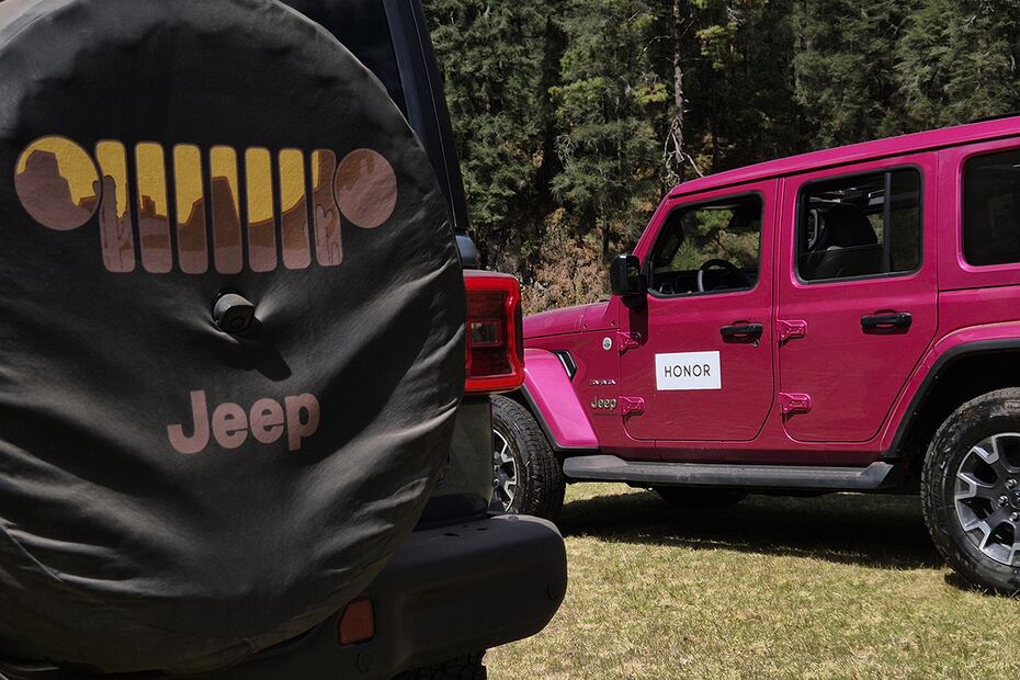 En una combinación única, Honor se unió con la potencia de los Jeep para demostrar las capacidades de Magic7 Lite. Foto: Diego Alvarez