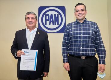 González Flores se registra como aspirante a diputado federal por el PAN