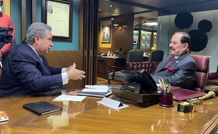 Juan Francisco Ealy Ortiz brinda entrevista a Leonardo Curzio en ADN 40; festeja 55 años al frente de EL UNIVERSAL