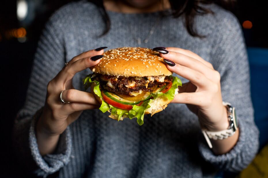 El secreto de una buena hamburguesa está en la carne. Foto: Freepik