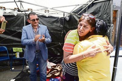 Marichuy concluye protesta encadenada frente a Oficialía de SLP