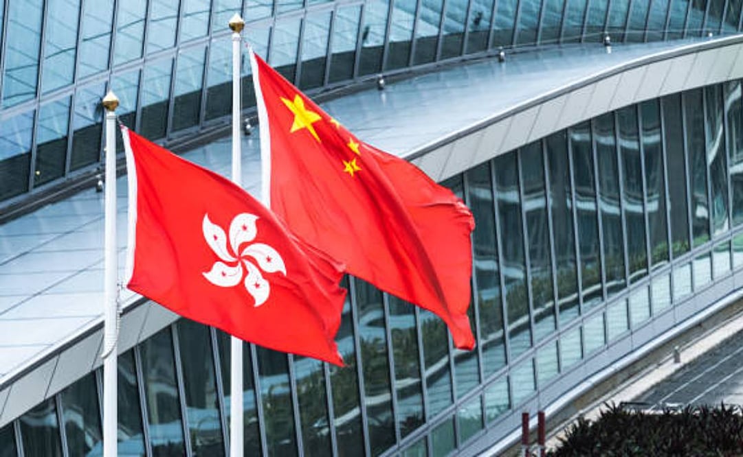 Hong Kong corta vínculos oficiales con Japón y cancela viaje escolar por crisis con Pekín - Foto: IStock
