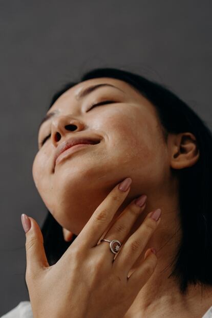 Aprende a hacer un exfoliante casero de avena para cutis graso