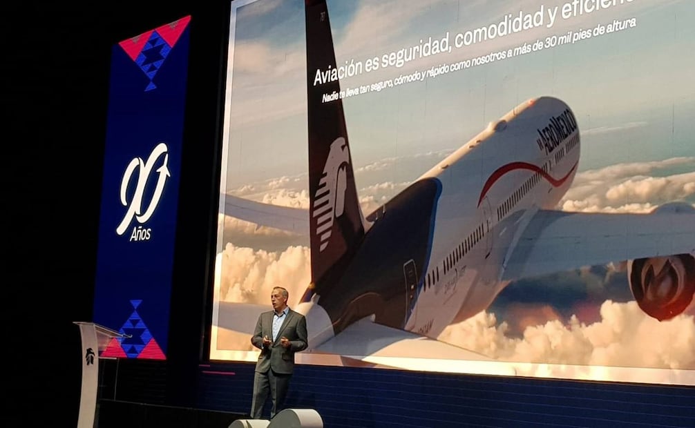 El director general de Aeroméxico, Andrés Conesa, destacó que en 1934 transportaron a sólo 180 pasajeros y este año transportarán a más de 24 millones de pasajeros. Foto: Especial