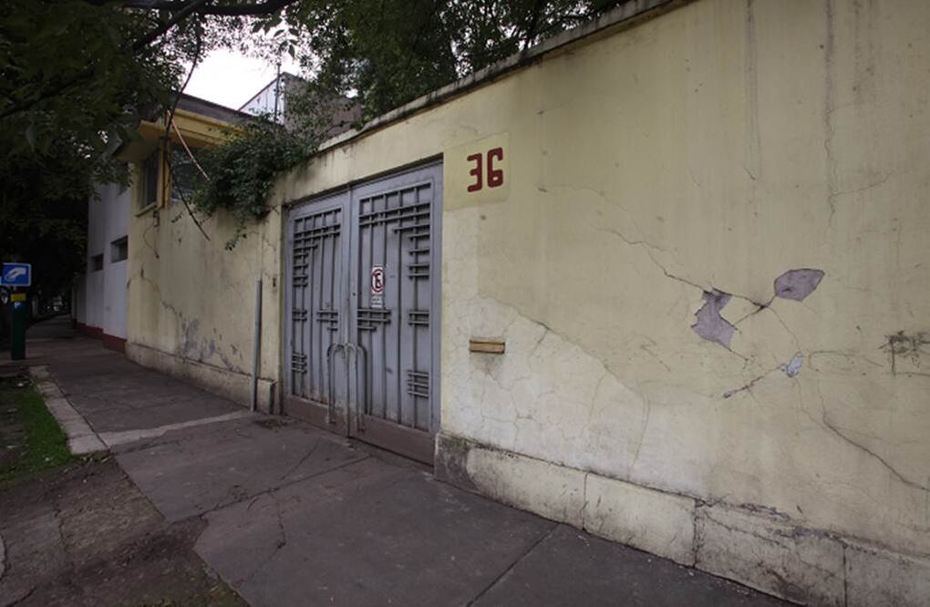 El cambio en uso de suelo del predio de Campos Elíseos número 36, es otro de los que enfrenta la inconformidad de los vecinos que pidieron al jefe de Gobierno, Miguel Ángel Mancera, revisar qué tan apegado a la legalidad está (VALENTE ROSAS. EL UNIVERSAL)