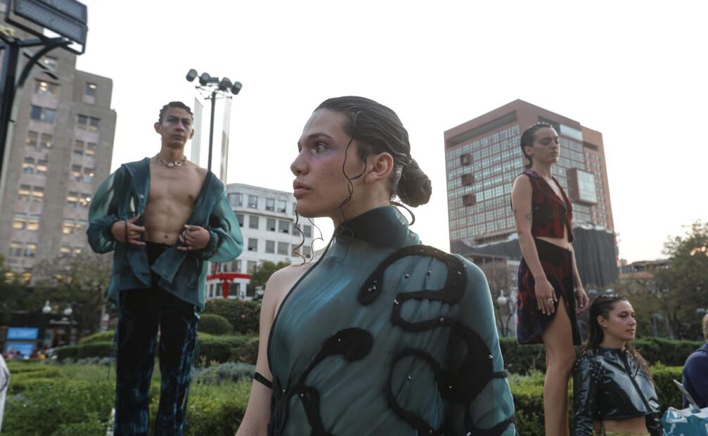 Pasarela de moda de la diseñadora de moda Gabrielle Venguer en la explanada del Palacio de Bellas Artes 8 de febrero. Foto: Gabriel Pano / EL UNIVERSAL