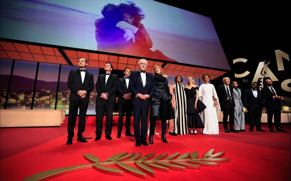 El 78 Festival de Cine de Cannes abre con la entrega de una Palma de honor para el actor  Robert de Niro, en un clima politizado, con la publicación de una carta de cineastas de condena a la campaña militar israelí en Gaza que provocó presión sobre el jurado.