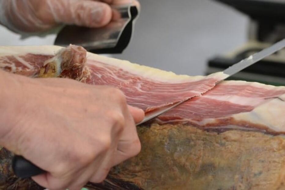 Qué es la baba que aparece en el jamón