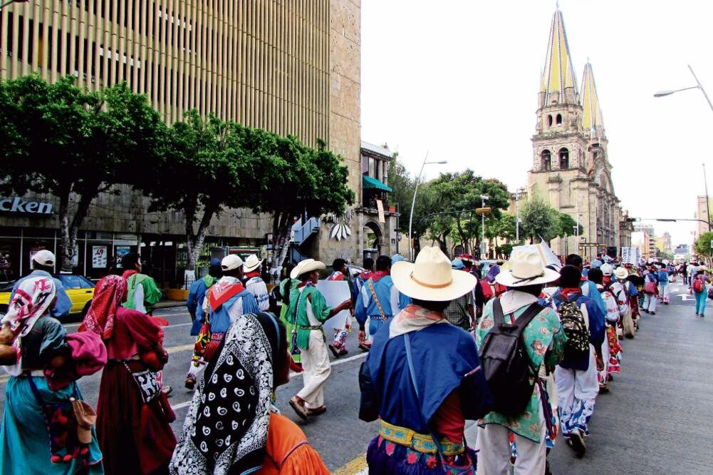Desde hace más de una década indígenas wixárikas mantienen una disputa por 10 hectáreas de tierras con ganaderos de Huajimic, en La Yesca; el desalojo de éstos está programado para el próximo 22 de septiembre (RAÚL TORRES. EL UNIVERSAL)