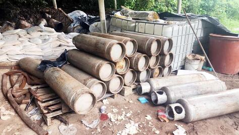 Decomisa FGR casi una tonelada de metanfetamina en Palenque, Chiapas; aseguran vehículos y un arma