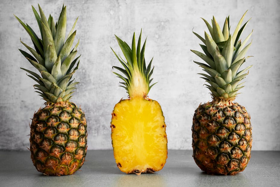 La bromelina de la piña ayuda a facilitar la digestión y disminuir la inflamación, beneficios útiles al final del día. Foto: Freepik