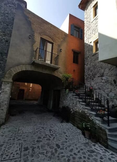 Hoteles en Val'Quirico: cuánto cuesta una noche en el pueblo medieval