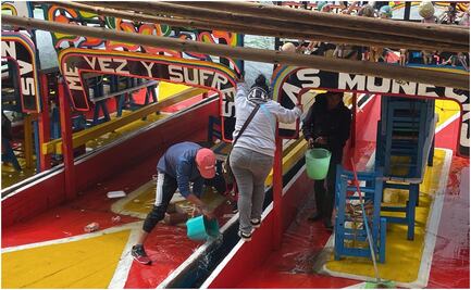 “Se nos inundaron las embarcaciones”: Trajineras de Xochimilco amanecen bajo el agua tras fuertes lluvias en CDMX