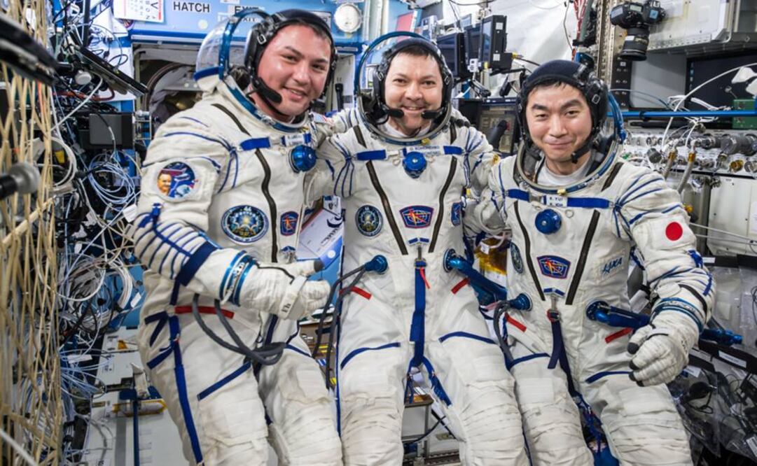 A bordo de la EEI permanecerán hasta el próximo relevo el estadounidense Scott Kelly y los rusos Serguéi Volkov y Mijaíl Kornienko. Foto: NASA
