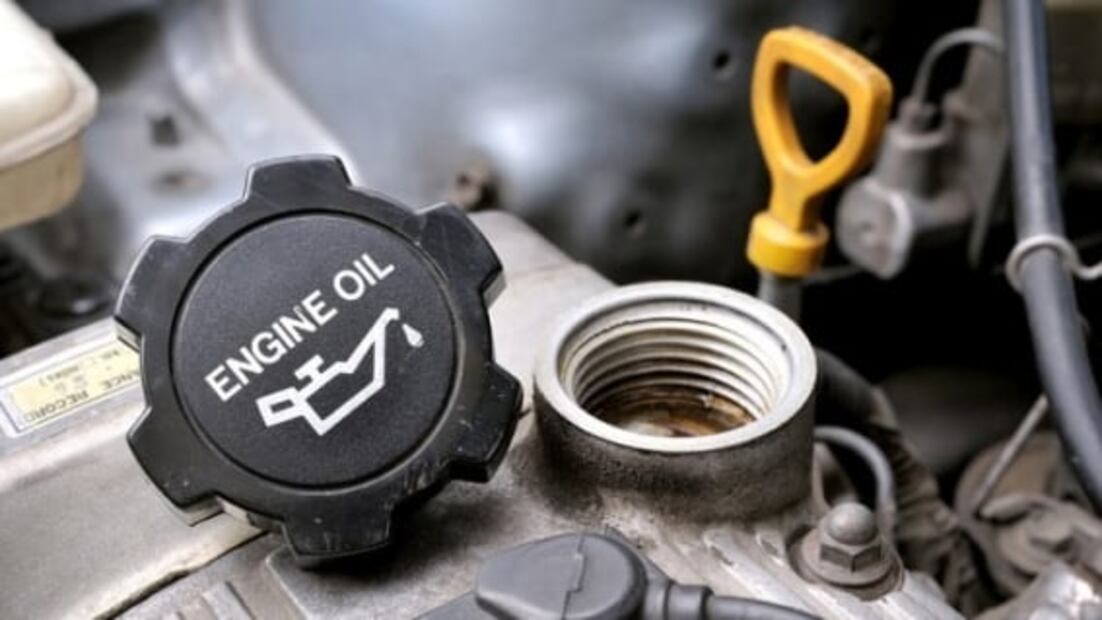 5 razones por las que tu auto tira aceite