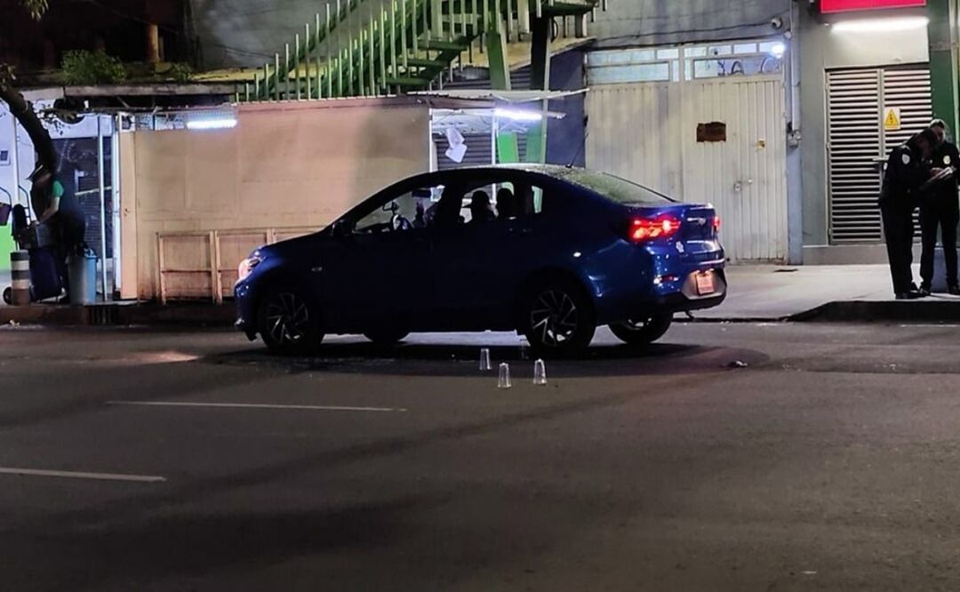 Ejecutan a hombre en su vehículo en Venustiano Carranza; agresores huyeron en motocicleta. Foto: Especial
