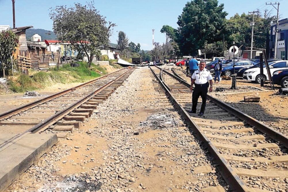La determinación de retirar el bloqueo fue tomada en una asamblea basada en usos y costumbres, informaron integrantes del Sector 9 Indígena de la CNTE. (ESPECIAL)