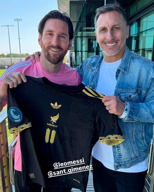 Lionel Messi con el jersey de la Selección Mexicana / Foto: Especiales