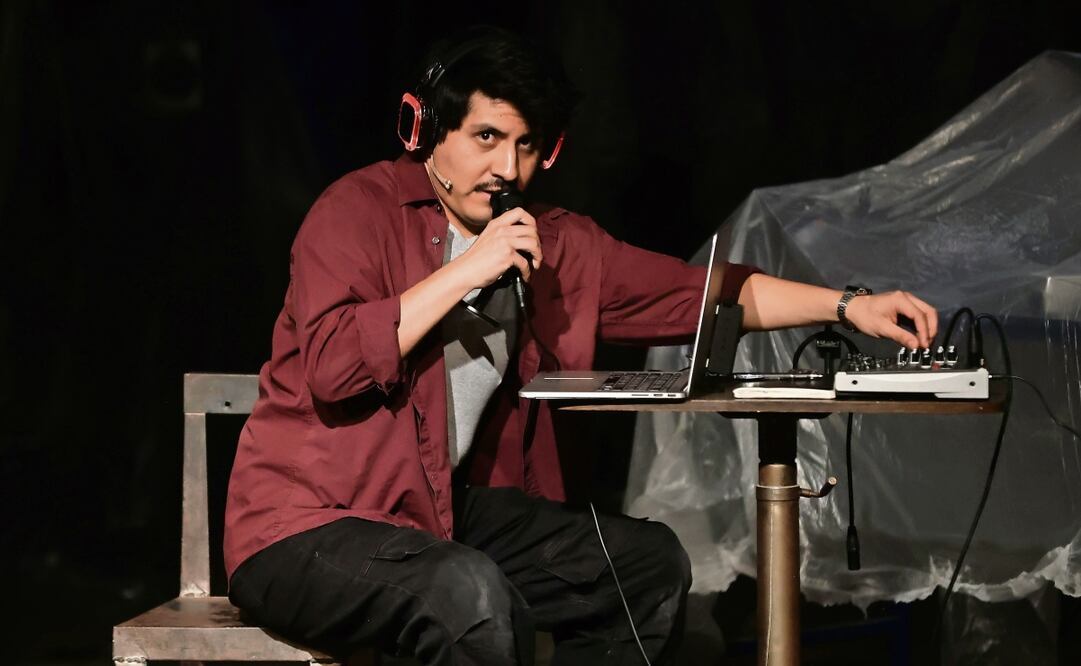 Mario González relata las estremecedoras historias. Foto: Fernanda Rojas / EL UNIVERSAL