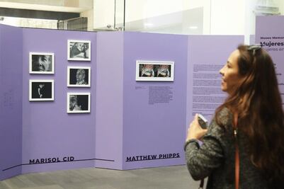 Visibilizan la resistencia de las mujeres de la tercera edad, en exposición fotográfica