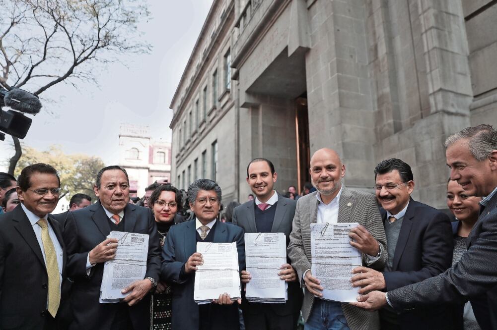 El bloque de legisladores de oposición acudió a la Corte para poner el recurso de inconstitucionalidad contra la Ley de Seguridad Interior. (ALEJANDRA LEYVA. EL UNIVERSAL)