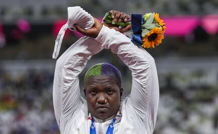 Atleta estadounidense manda apoyo desde el podio a oprimidos; COI investiga