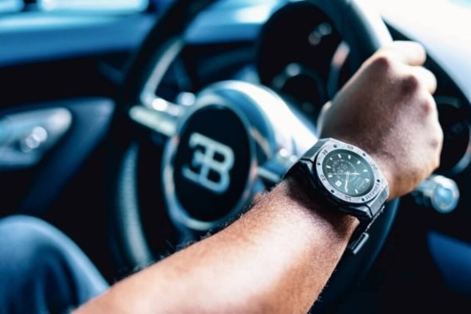 Este es el costoso reloj inteligente de Bugatti