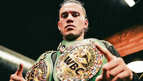 Ricky Guzmán, el encargado de mantener con 'pies de plomo' al "Güerito de Tepito"; así entrenan rumbo al salto profesional