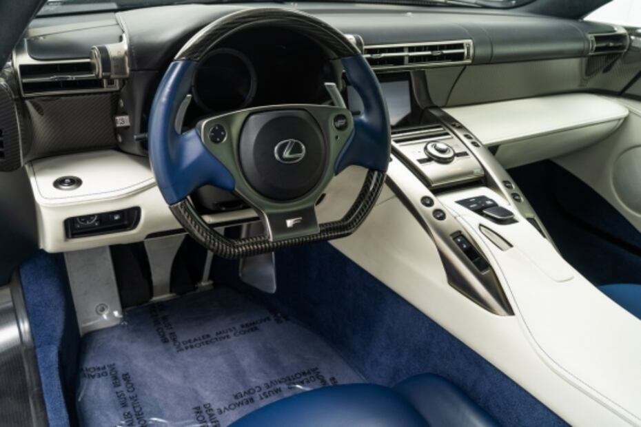 El Lexus LFA de Paris Hilton que puede ser tuyo