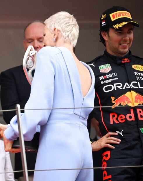 El look de Charlene de Mónaco en la entrega del premio a Checo Pérez