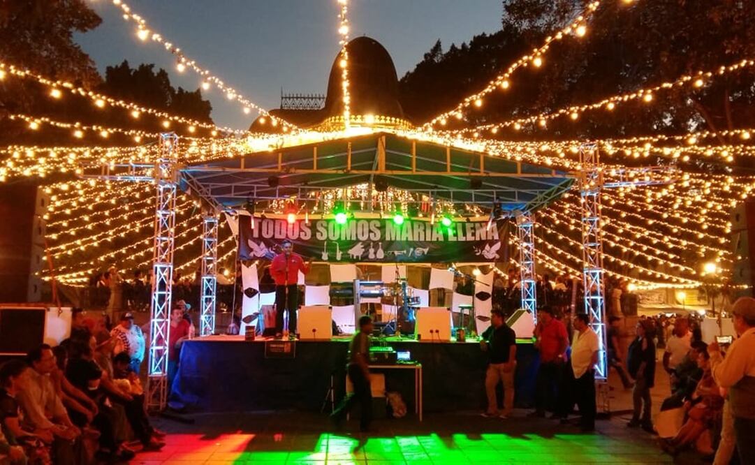 ​​​​​​​La presentación atrajo a más de dos centenares de personas en el Zócalo capitalino. Foto: Juan Carlos Zavala / EL UNIVERSAL