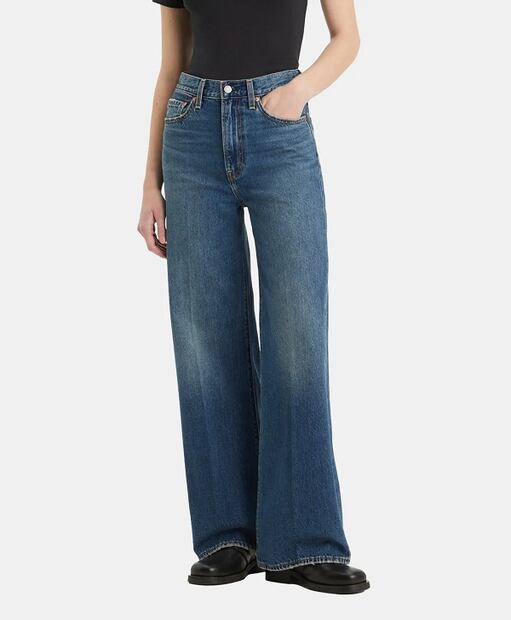 Jeans wide leg de la cápsula con Beyoncé. La colección también trae una gabardina de mezclilla única, además de falda midi y sombrero vaquero de mezclilla. Foto: Especial