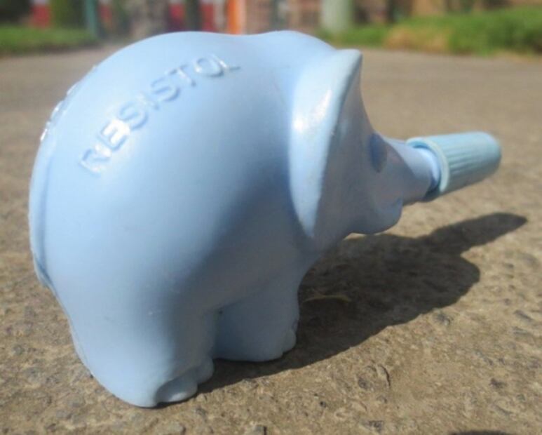 Resistol y colores Blanca Nieves, el hilo de los útiles viejos que se hace viral