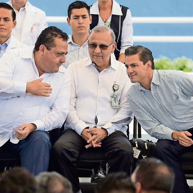 El presidente Enrique Peña Nieto durante la inauguración en Baja California Sur del Centro Estatal de Oncología Dr. Rubén Cardoza Macías. PRESIDENCIA