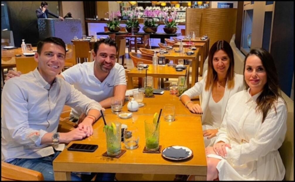 Xavi Hernández presume foto con el mexicano Héctor Moreno