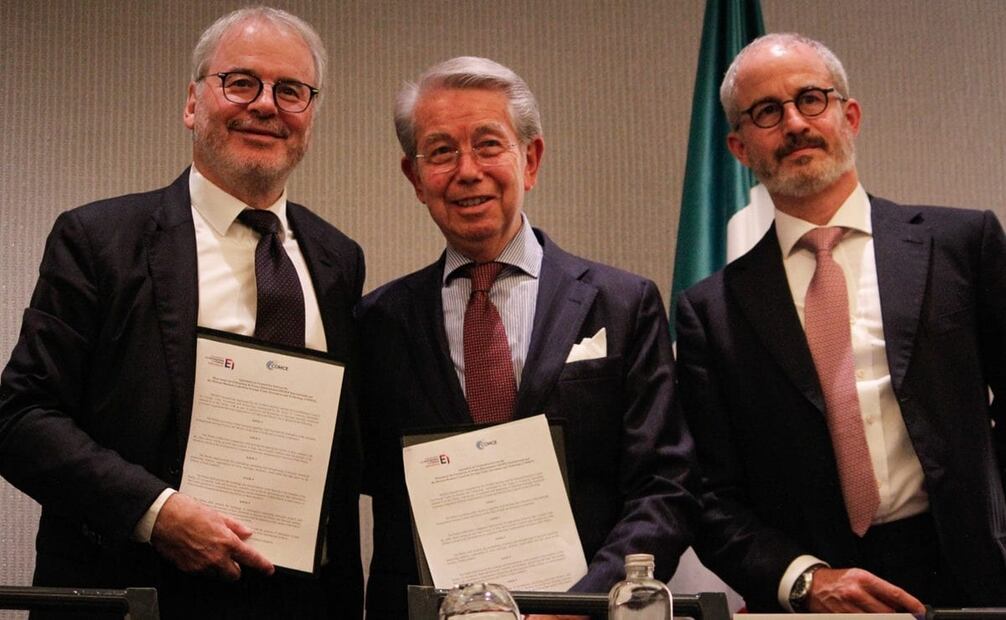 Firma de Cartas de Intención de colaboración entre los presidentes de los Máximos Organismos Empresariales de Francia y México: MEDEF International, Consejo Coordinador Empresarial CCE, Alianza Industria del Futuro AIF y el Consejo Mexicano de Comercio Exterior COMCE. Foto: Luis Camacho