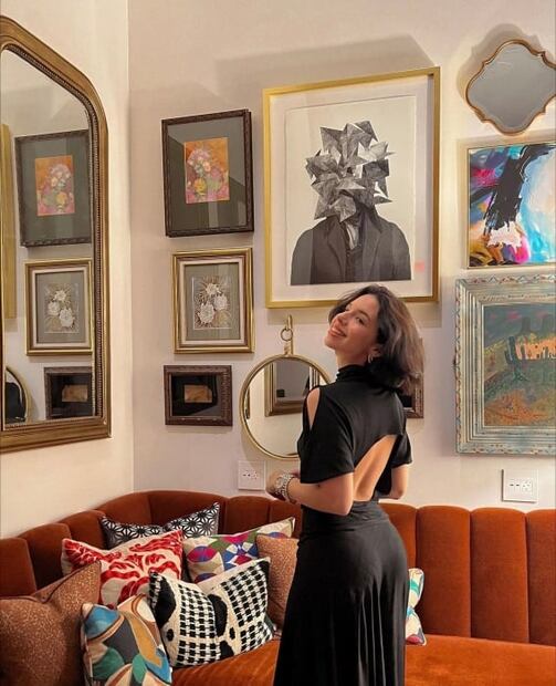 Ángela Aguilar desborda estilo con un elegante escote en la espalda