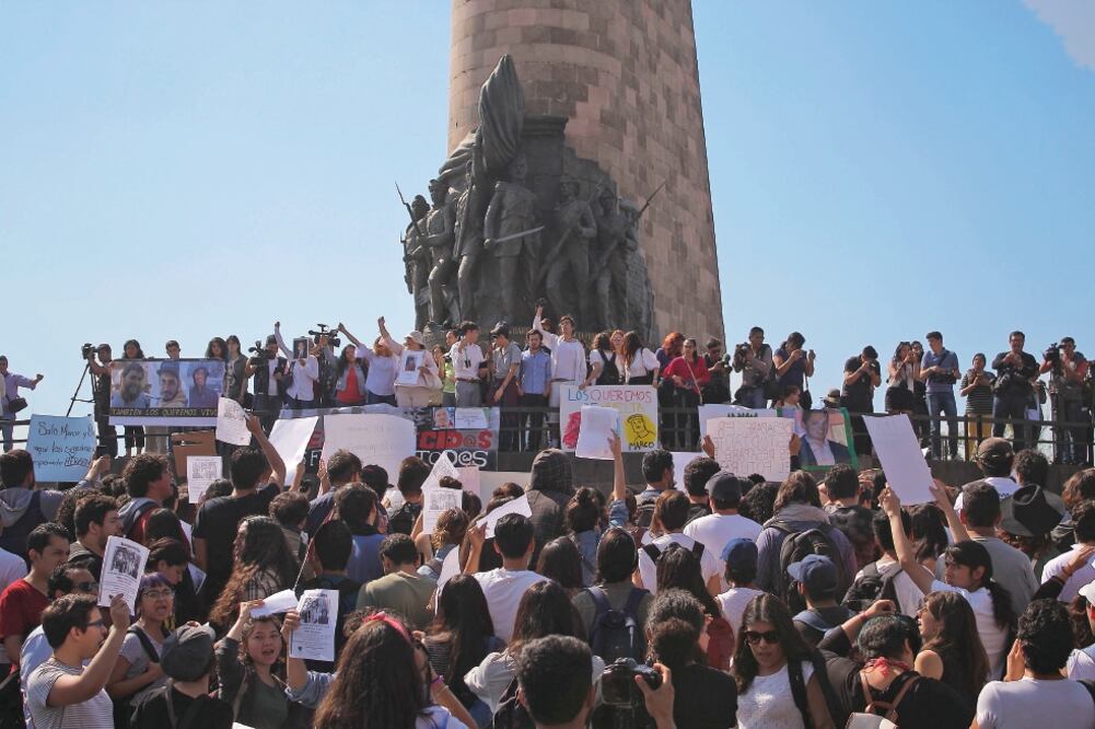 Por el caso de tres jóvenes desaparecidos, lo cual ha generado movilizacione s, fueron llamados a declarar cinco policías de Tonalá, dijo el fiscal del estado (ARCHIVO EL UNIVERSAL)