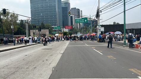 Ejidatarios de Hidalgo bloquean Insurgentes Sur frente a oficinas de Conagua; afectan servicio del Metrobús