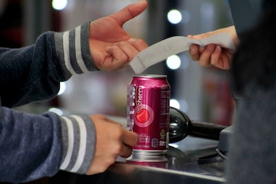 Alerta IMSS efectos dañinos a la salud por consumir refresco