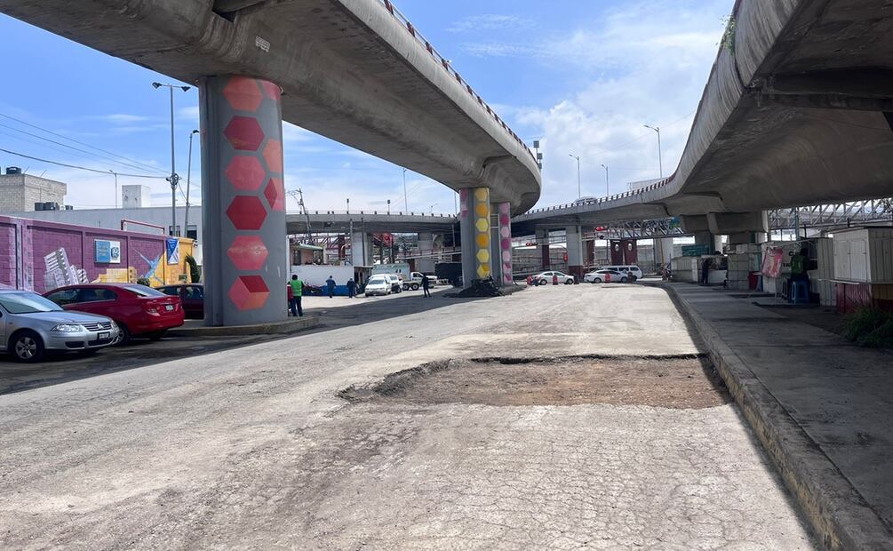 Cierran Avenida Central por labores de bacheo en Cuautitlán Izcalli y Tultitlán. Foto: Arturo Contreras