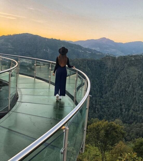 El nuevo puente colgante y otros miradores con piso de cristal en México