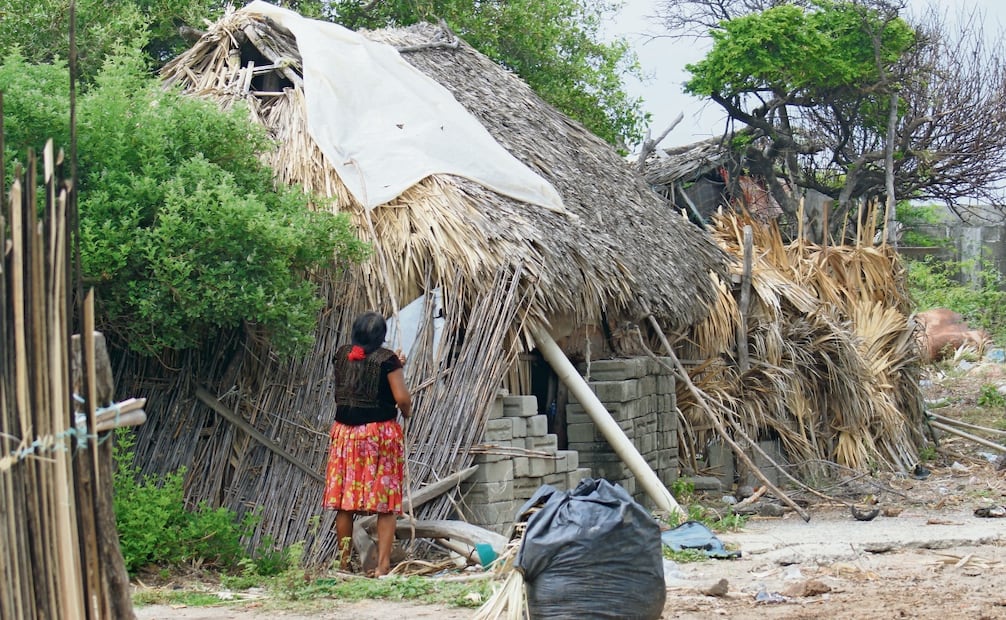 En mayo pasado, pobladores de la Colonia Cuauhtémoc acordaron con la Sedatu la reubicación de 20 familias afectadas por el mar de fondo. Foto: Edwin Hernández / EL UNIVERSAL