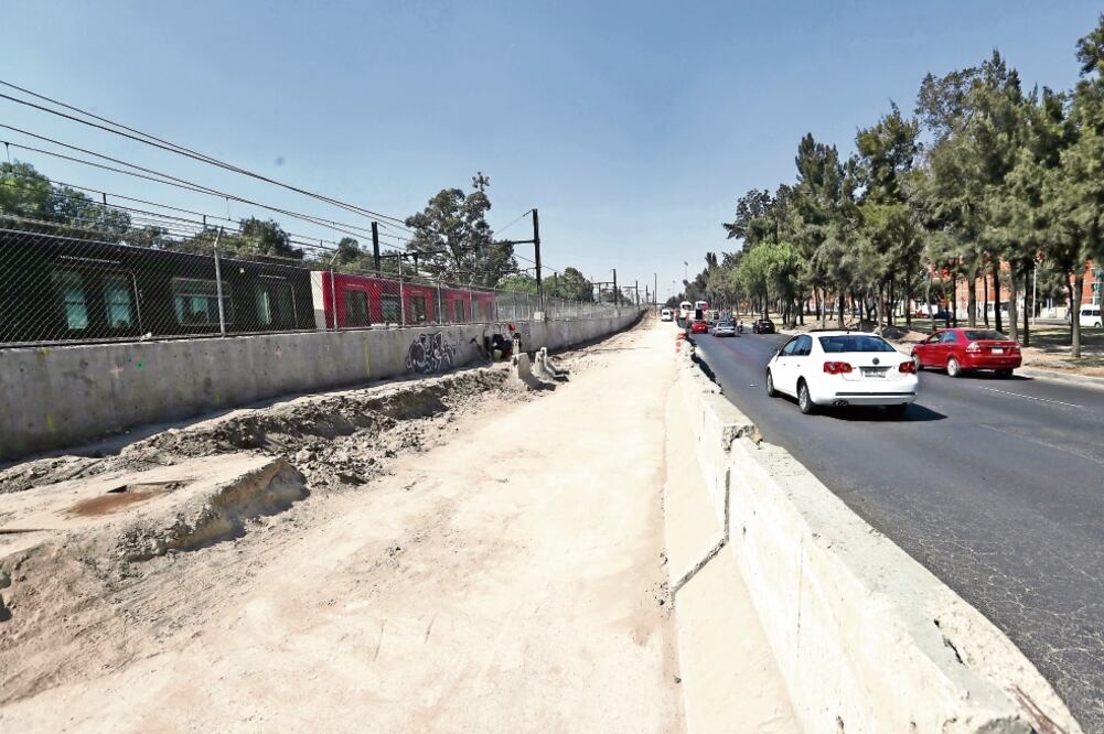 Las estaciones Los Reyes y La Paz serán intervenidas por las afectaciones que sufrieron en la época de lluvias (ARIEL OJEDA. EL UNIVERSAL)